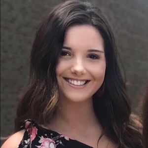 Meet your Posher, Abby